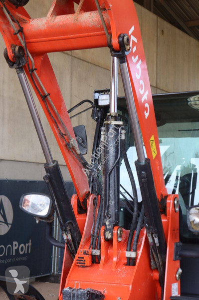 Pala cargadora Kubota R090