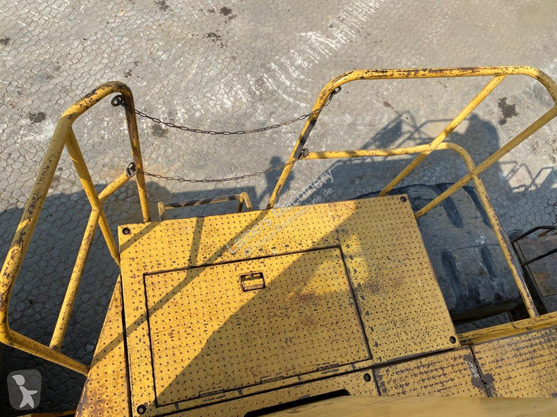 Shovel Caterpillar NVT