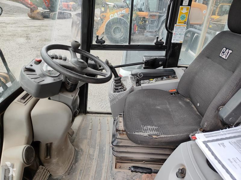 Shovel Caterpillar M