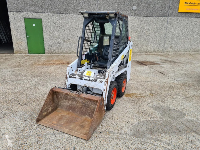 Shovel Bobcat