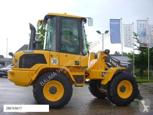 مُحمّلة Volvo L 30 MIETE / RENTAL