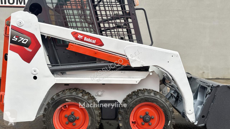 Shovel Bobcat