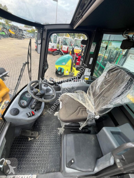 Incarcator Mecalac AX 700