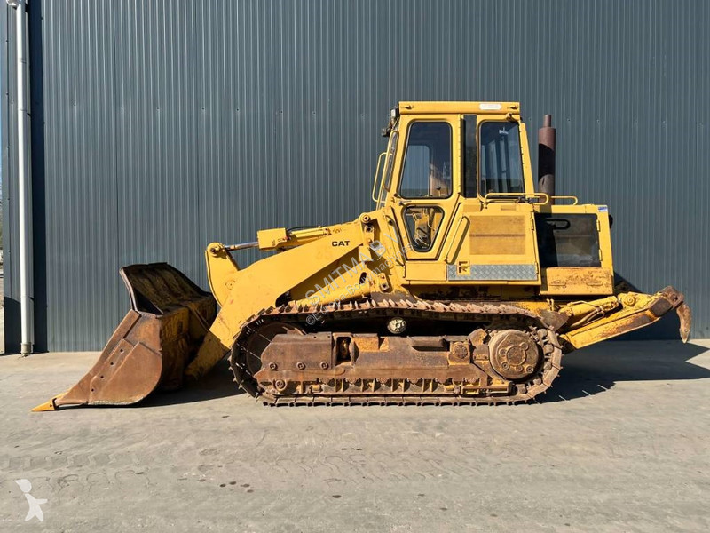 Nakladač Caterpillar - Ripper