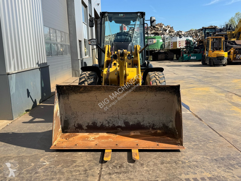 Shovel Caterpillar M