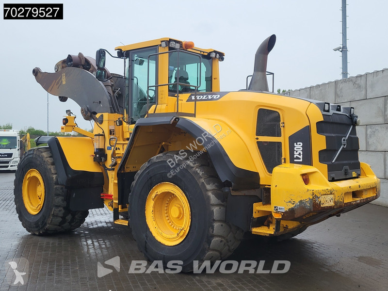 Nakladač Volvo L250 CDC