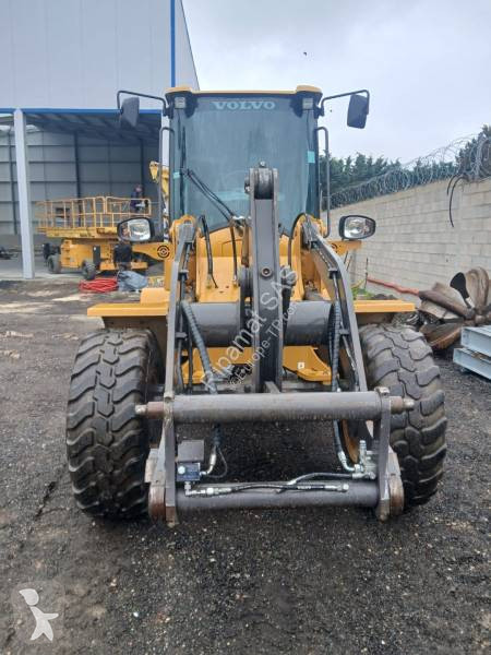 Nakladač Volvo L30G