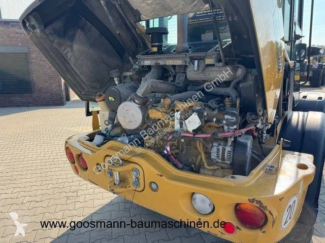 Shovel Caterpillar CAT 908 M