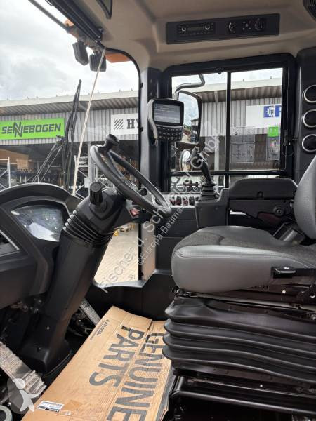Shovel Hyundai HL 975