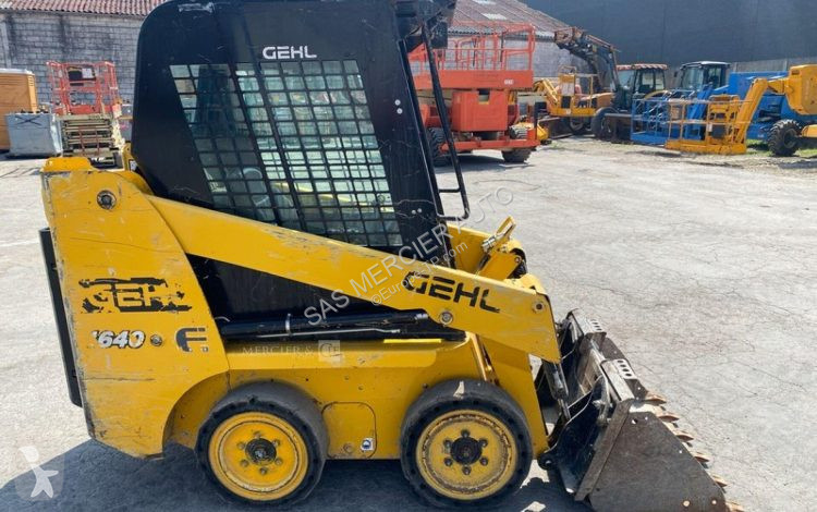 Shovel Gehl mini chargeuse compacte sur roues...
