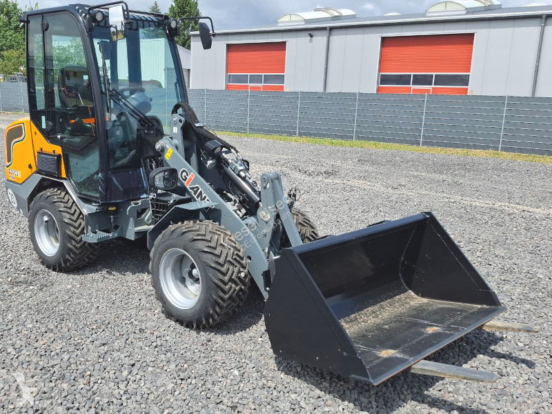 Pala cargadora Giant G2700E X-Tra