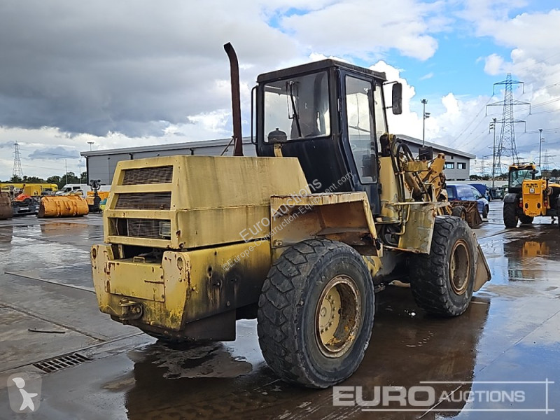 Nakladač JCB 420