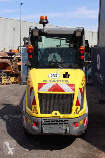 Shovel Yanmar 358