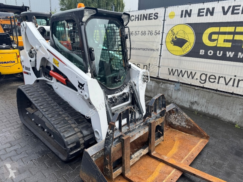 Shovel Bobcat