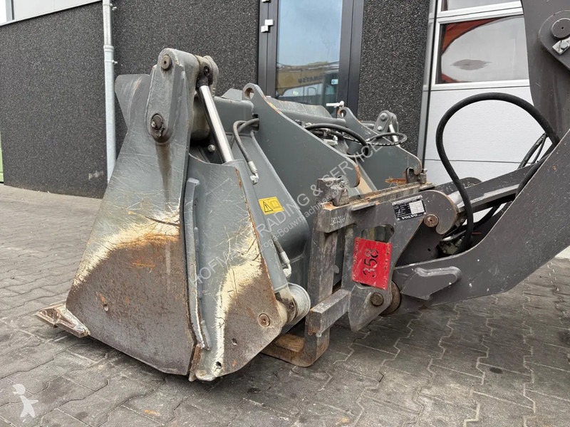 Nakladač Volvo G