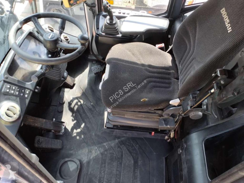 Nakladač Doosan DL550-5