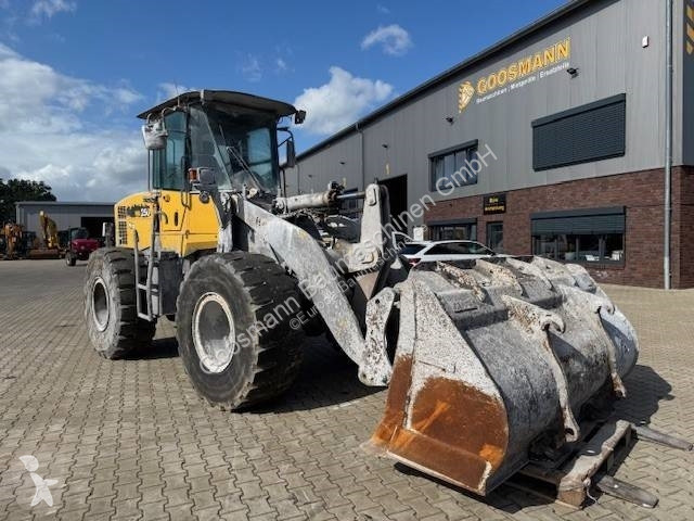 مُحمّلة Komatsu 2505