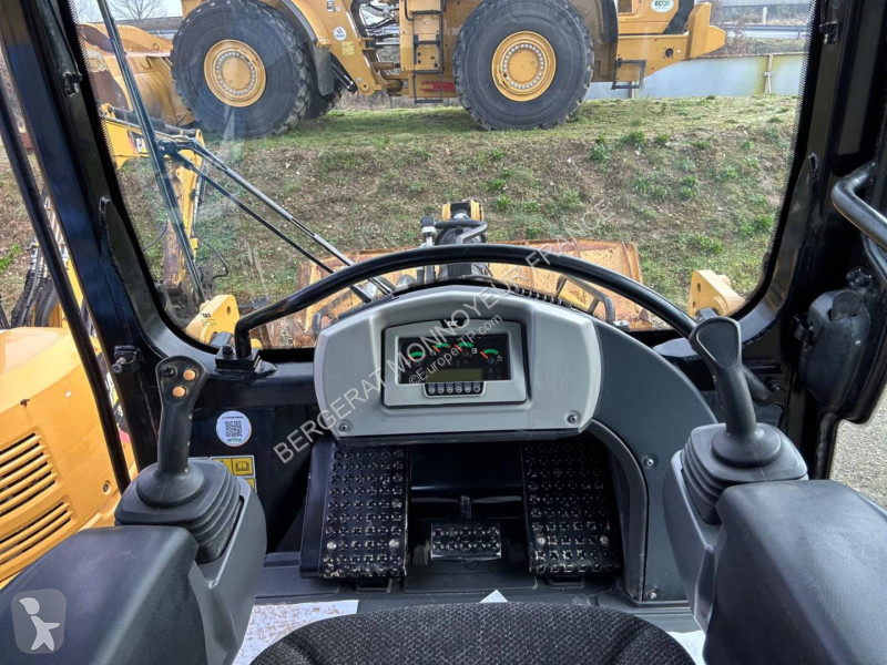 مُحمّلة Caterpillar 963K