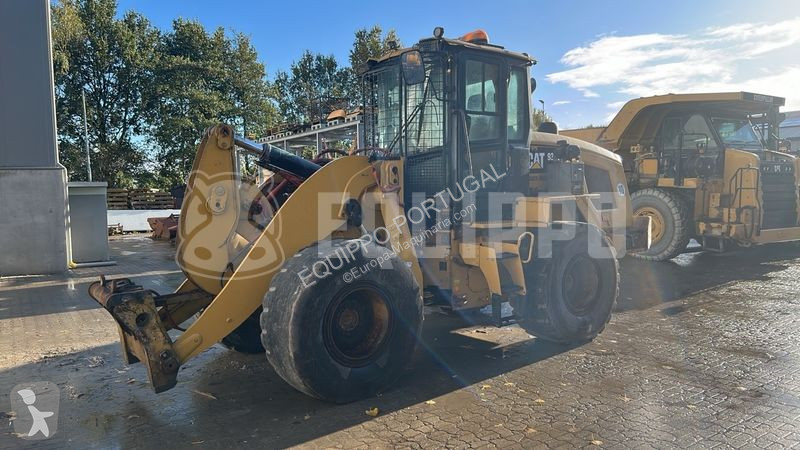 Nakladač Caterpillar 930M