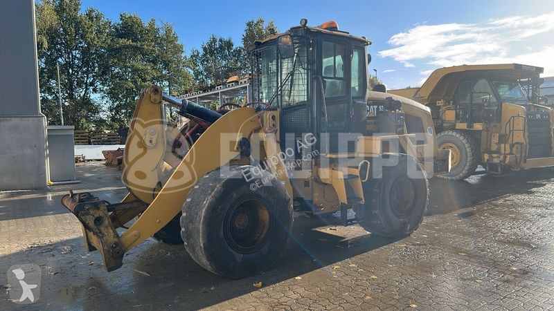 Nakladač Caterpillar 930M