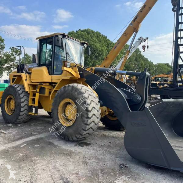 Nakladač Volvo L105
