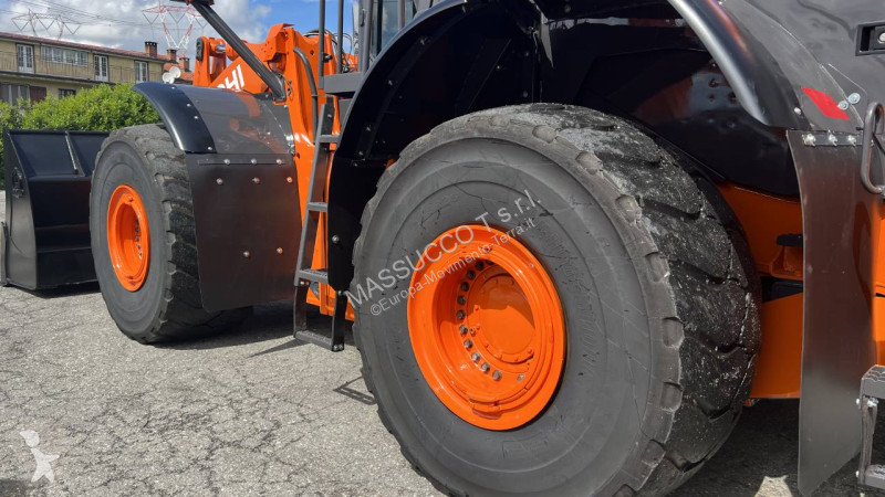 Ładowarka Hitachi 6