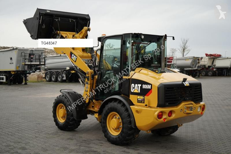 Nakladač Caterpillar 906M