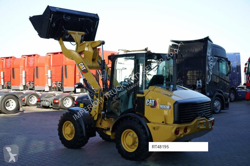 Nakladač Caterpillar 906M