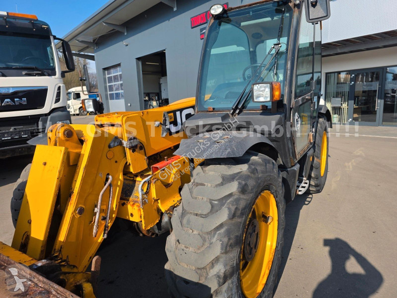 رافعة شوكية تلسكوبية JCB 531-70 Tele Lader...