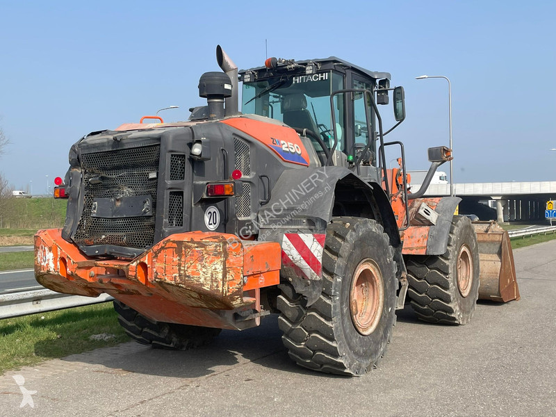 Nakladač Hitachi 6