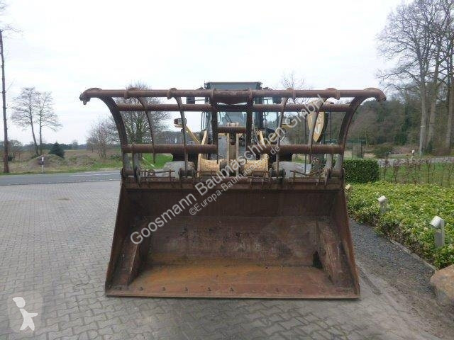 مُحمّلة Komatsu 3205