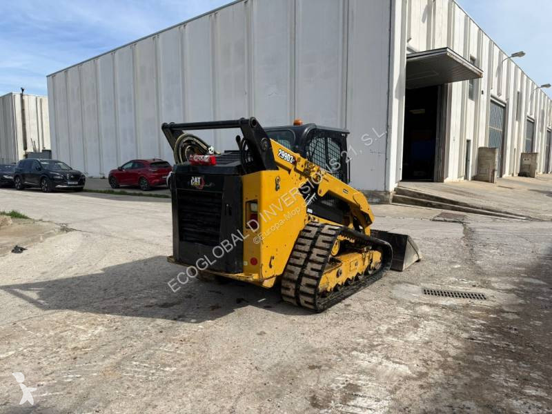Nakladač Caterpillar 3 XE