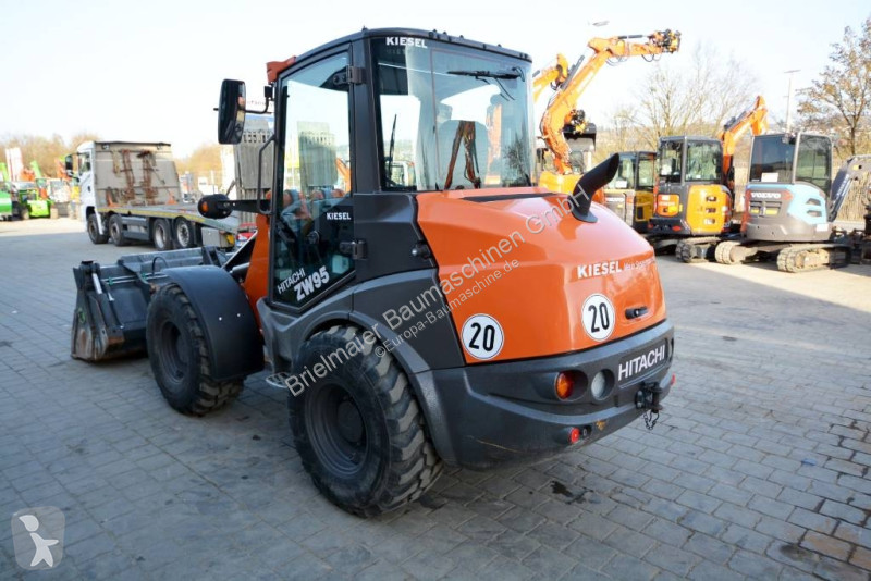Nakladač Hitachi 956 C