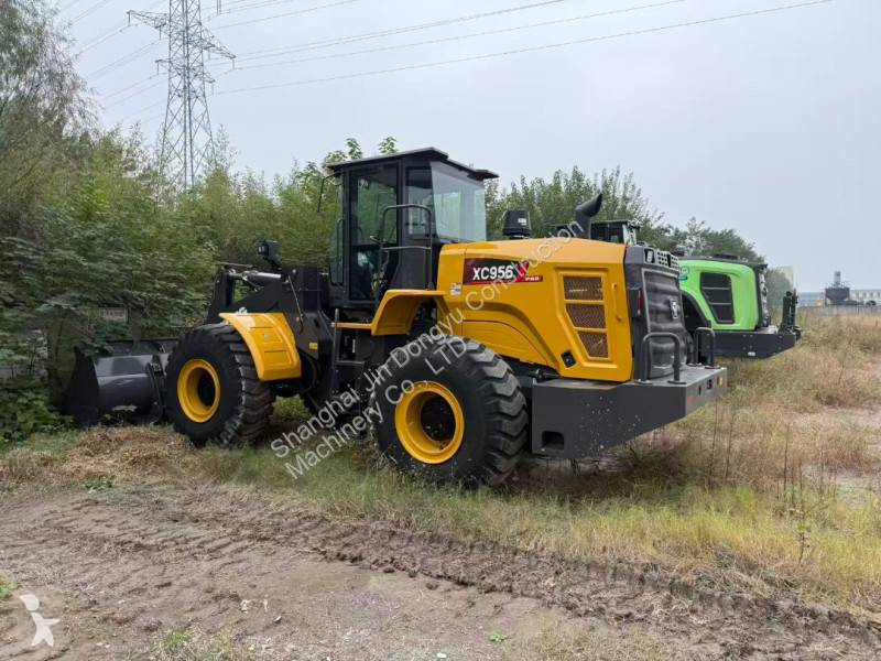 Фронтальный погрузчик XCMG XC956