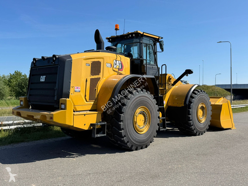 Nakladač Caterpillar 980