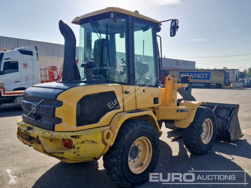 Açık artırma lastik tekerli yükleyici ikinci el araç Volvo L 30 G
