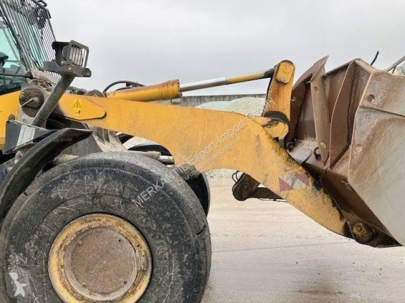 Nakladač Komatsu 3808E0