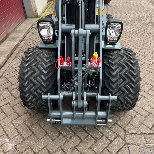 Nakladač Giant G1500