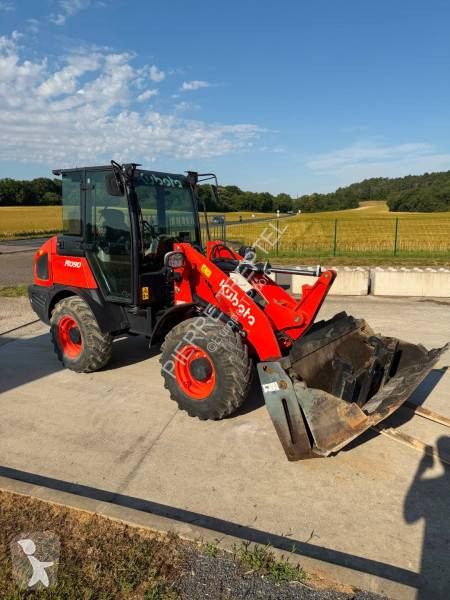 Nakladač Kubota R090