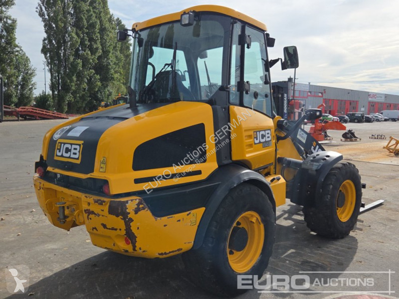 Товарач JCB 409