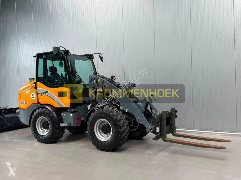 Nakladač Giant G 5000