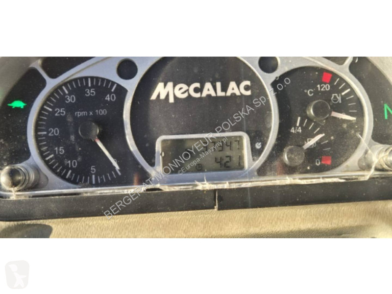 Nakladač Mecalac AX700