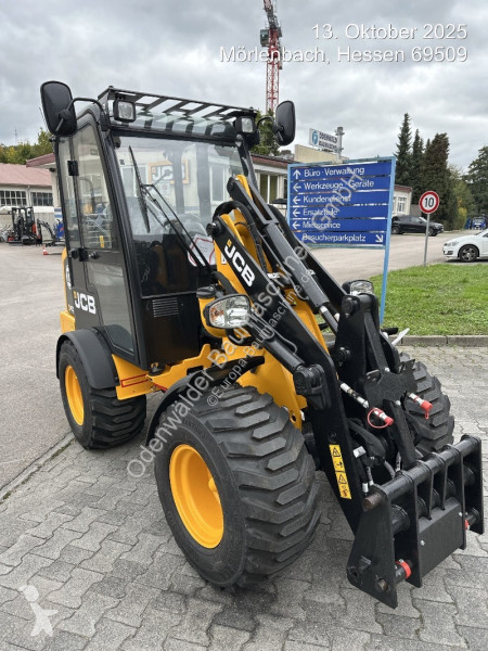 Nakladač JCB N-