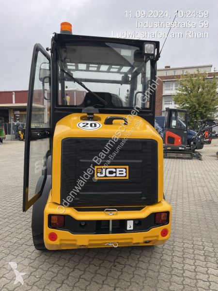 Nakladač JCB
