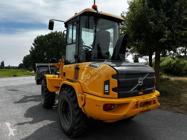 Nakladač Volvo 30G