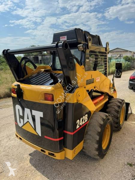 مُحمّلة Caterpillar 242B