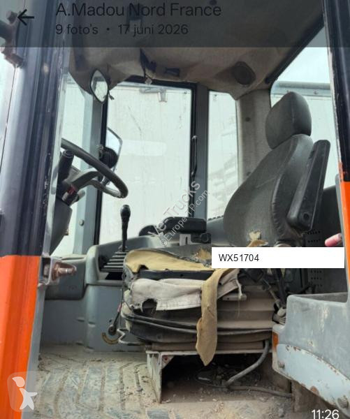 Nakladač Hitachi W90