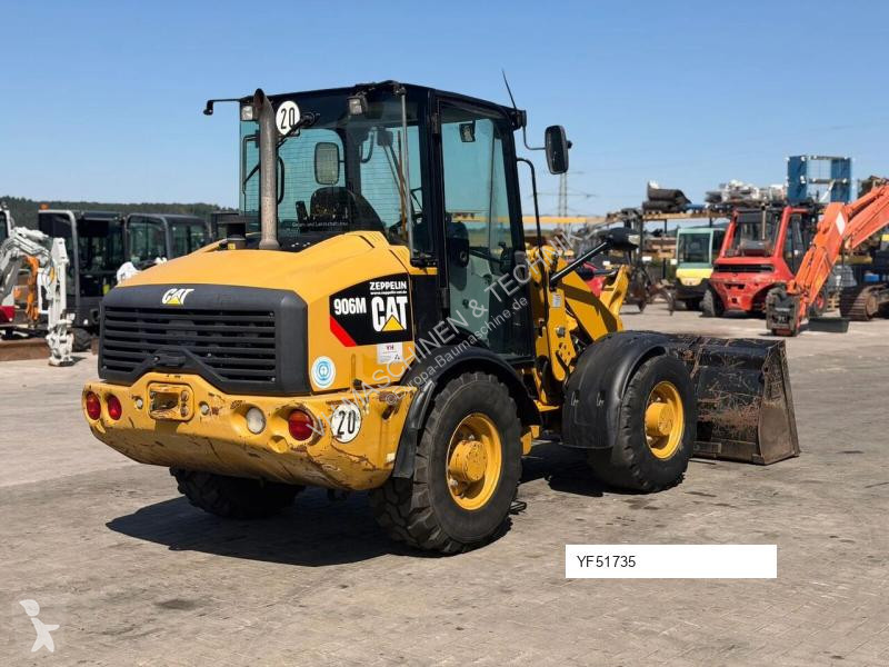 Nakladač Caterpillar 906M