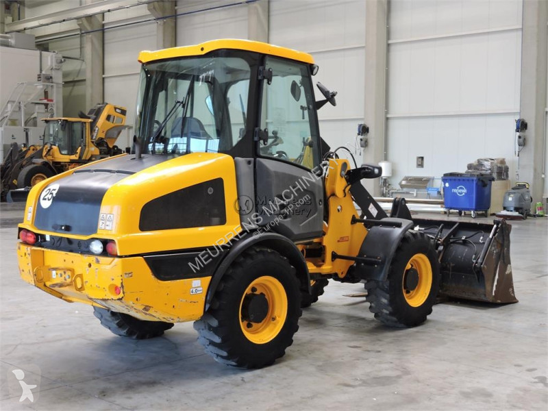 مُحمّلة JCB 406 + Fork