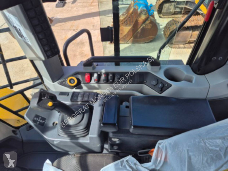 Nakladač Caterpillar 962-14